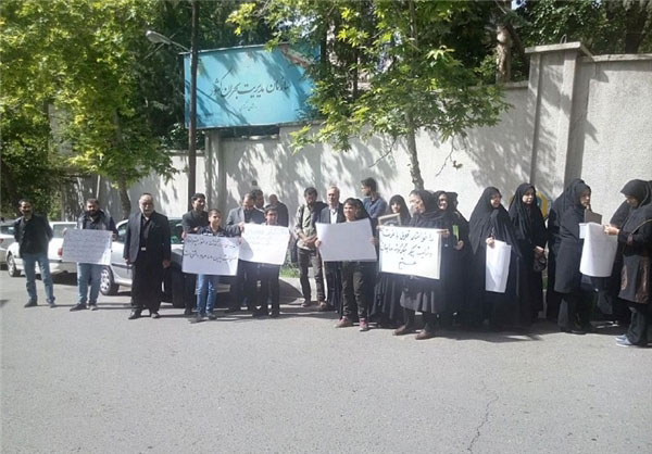 تجمع اعتراضی خانوادههای جانباختگان پرواز یاسوج