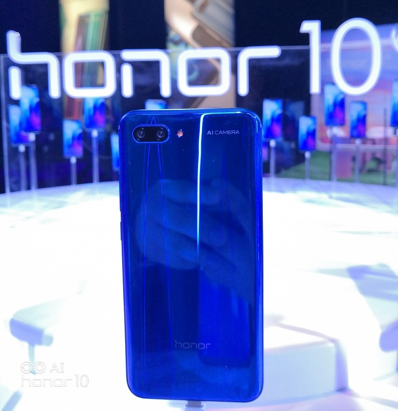 نخستین گوشی مجهز به حسگر اثر انگشت در زیر نمایشگر رونمایی شد