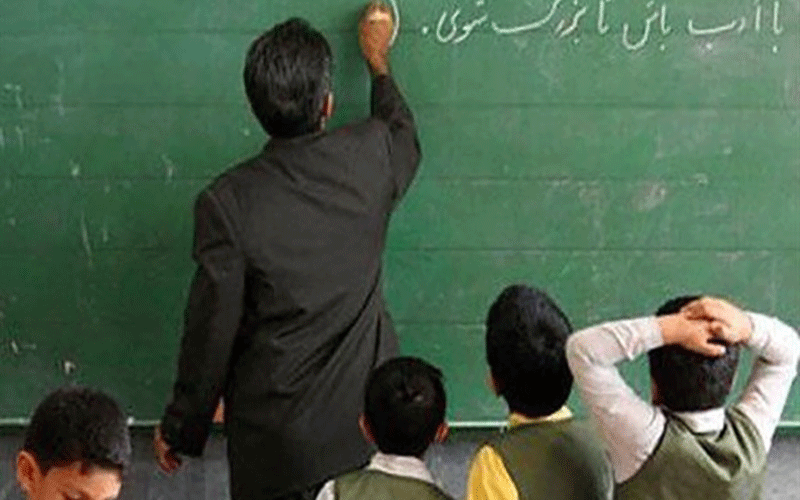 انتخاب و گزینش معلمان تخصصی نیست