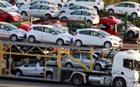 جزئیات جدید از تخلف در واردات بیش از ۱۳هزار خودرو؛ پای دو نمایندگی مجاز و چهار نمایندگی غیر مجاز در میان است؛ دو فرضیه برای این تخلف در دست بررسی است 1 جزئیات جدید از تخلف در واردات بیش از ۱۳هزار خودرو؛ پای دو نمایندگی مجاز و چهار نمایندگی غیر مجاز در میان است؛ دو فرضیه برای این تخلف در دست بررسی است