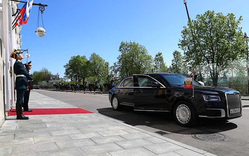 لیموزین جدید پوتین در اولین روز کاری