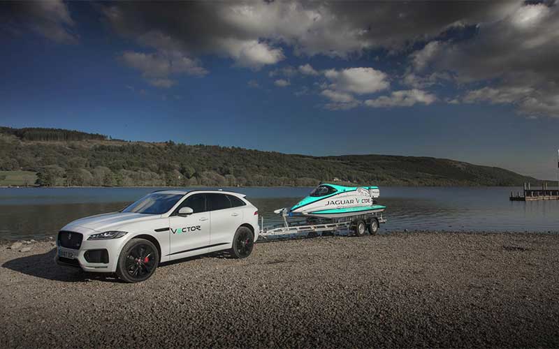 «جگوار» بر روی آب هم رکورد شکست!