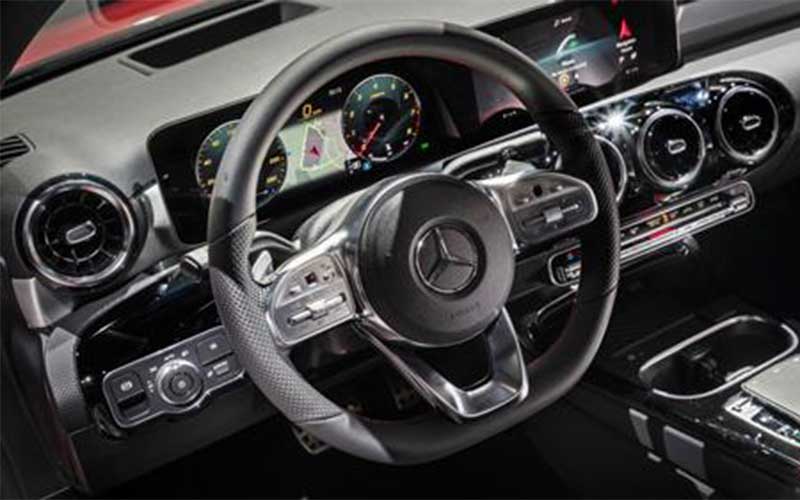 نیمکت ذخیره های مرسدس بنز