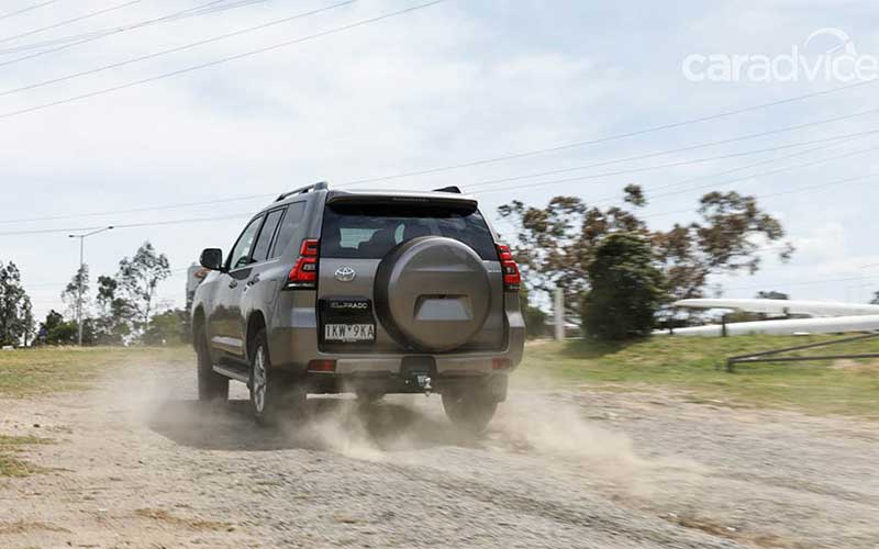 معرفی و بررسی تویوتا لندکروزر پرادو VX-L 2018