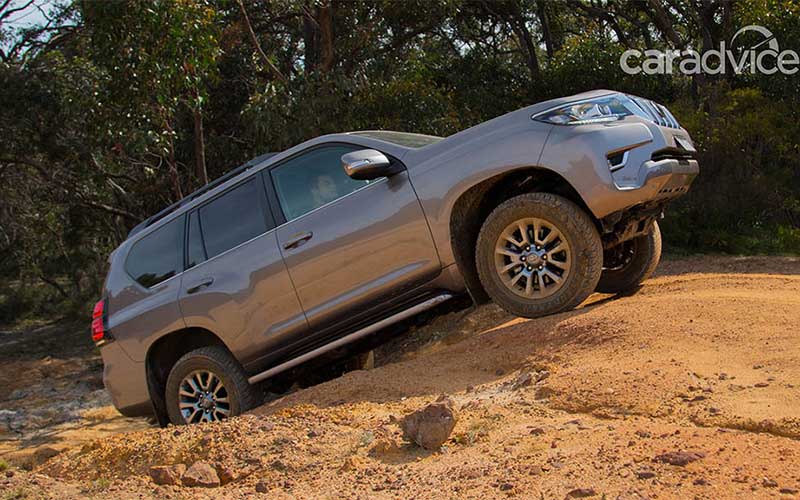 معرفی و بررسی تویوتا لندکروزر پرادو VX-L 2018