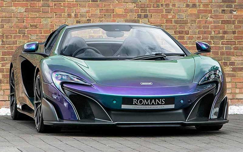 خودرویی با رنگی عجیب