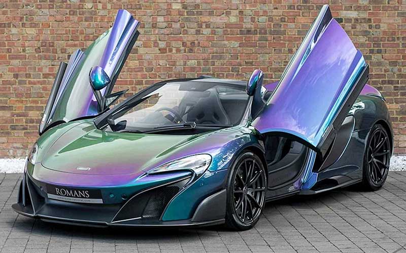 خودرویی با رنگی عجیب