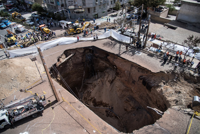 گسترش فرونشست زمین تا میدان انقلاب و فرودگاه مهرآباد/کجشدن مقبره شاه عبدالعظیم