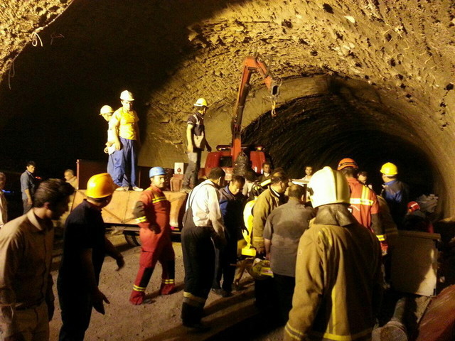 گسترش فرونشست زمین تا میدان انقلاب و فرودگاه مهرآباد/کجشدن مقبره شاه عبدالعظیم