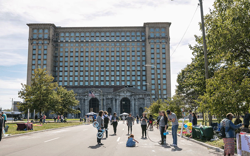 چرا فورد، به سراغ ایستگاه قطار دیترویت رفته است؟