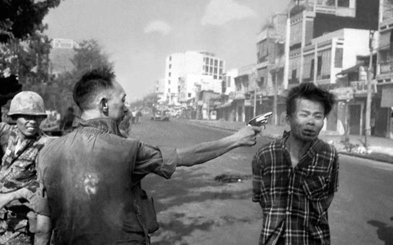 تصاویر سیاه و سفید روزگار قدیم: از تولد فرزند سوفیا لورن تا ژنرال آدمکش ویتنام