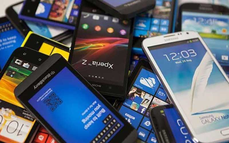 آشفتگی بازار فروش گوشی تلفن همراه و مردمی که تنها متضرر آن هستند