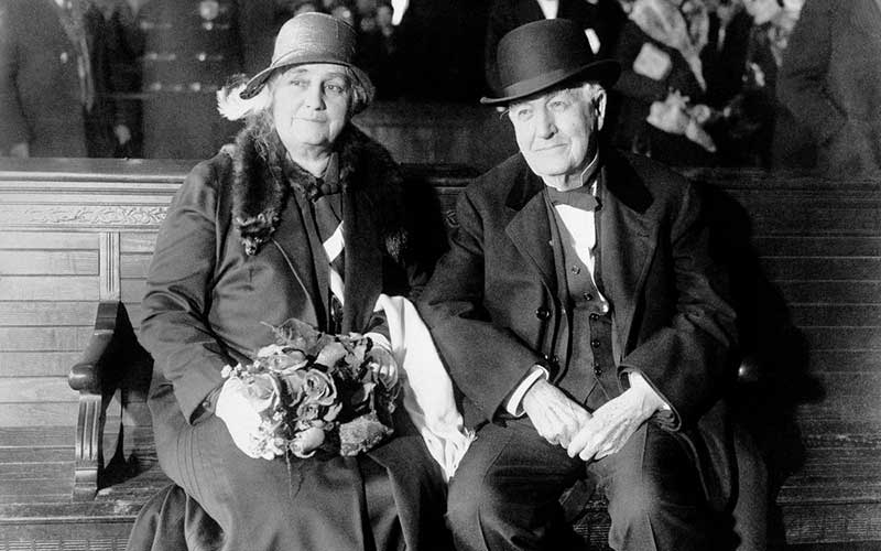 تصاویر سیاه و سفید روزگار قدیم: از تولد فرزند سوفیا لورن تا ژنرال آدمکش ویتنام