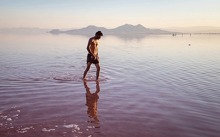 وقتی "ستاد احیا" دریاچه ارومیه "قاتل دریاچه" میشود