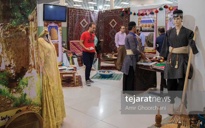 فعالین بومگردی در نمایشگاه ایران مال از کسبوکار خود میگویند