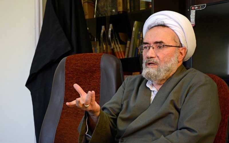 مسیح مهاجری: اگر روزی بگویند این مطلب را بنویسیم یا ننویسیم، دیگر در روزنامه نخواهم بود / تلویزیون از پخش حرفهای امام (ره) میترسد