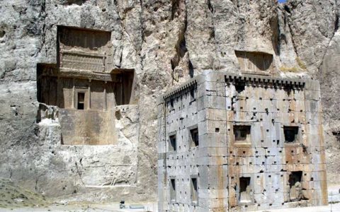 تصویری تاریخی از نقش رستم قبل از خاکبرداری