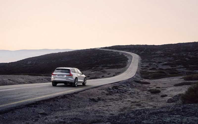 ولوو از V60 کراسکانتری رونمایی کرد