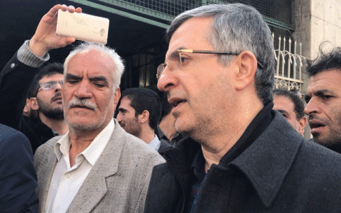 خبرگزاری قوه قضاییه: مشایی جلسه دادگاه را با رفتارهای نامتعارف آغاز کرد 1 خبرگزاری قوه قضاییه: مشایی جلسه دادگاه را با رفتارهای نامتعارف آغاز کرد