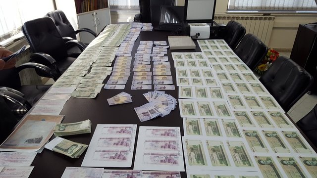 بلیتفروش مترو باند جعل اسکناس را منهدم کرد + عکس