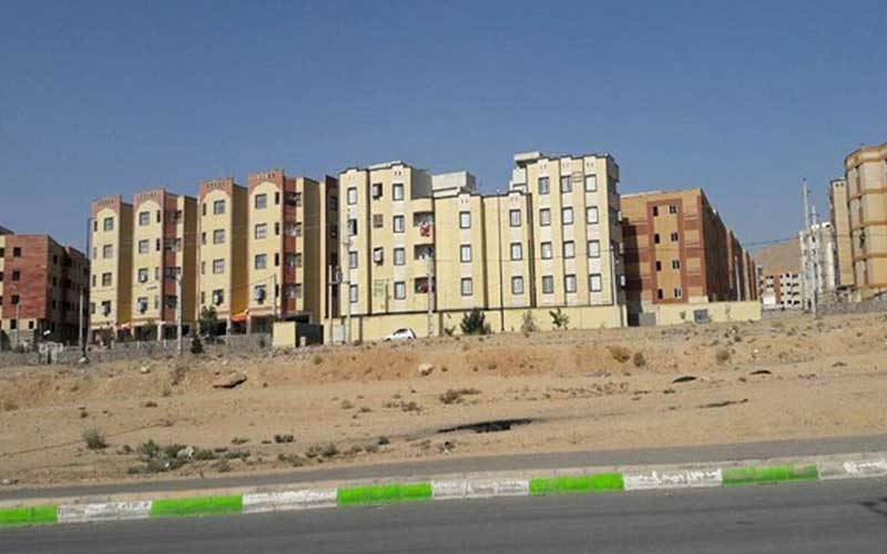 در آلونکهایی که نامشان مسکن مهر است، حاشیهنشین شدیم