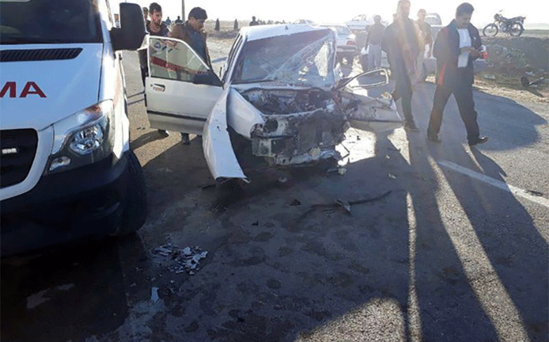 ۹ مصدوم در پی برخورد دو خودرو در محور اهواز