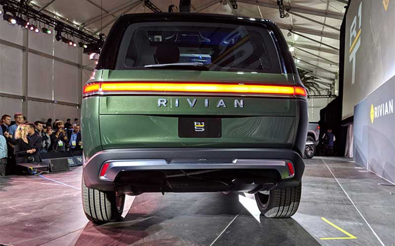 شاسی بلند برقی ریوین R1S رونمایی شد