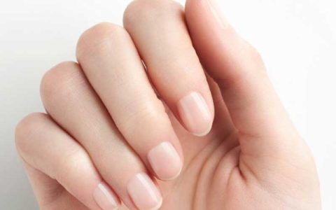 هر مشکلی در ناخن نشانه چیست؟