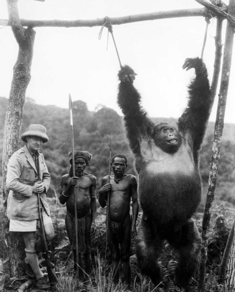 تصاویر سیاه و سفیدِ روزگار قدیم : از اولین آزمایش اتمی آمریکا تا دوران خردسالی هیتلر