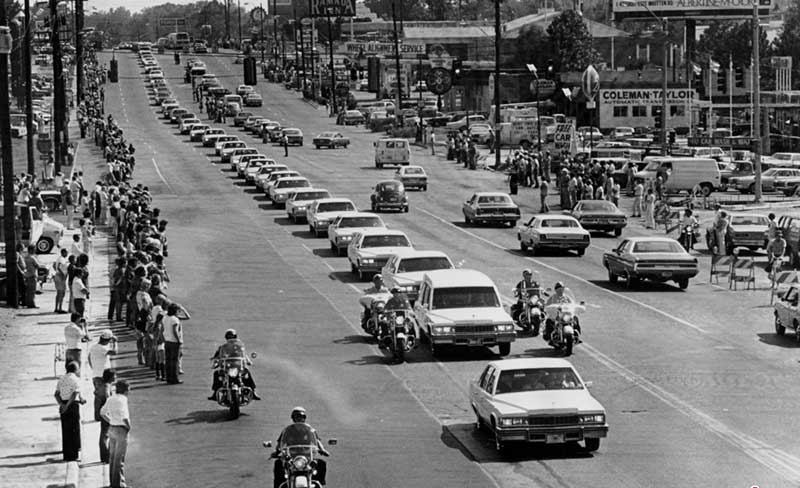 تصاویر سیاه و سفیدِ روزگار قدیم : از اولین آزمایش اتمی آمریکا تا دوران خردسالی هیتلر