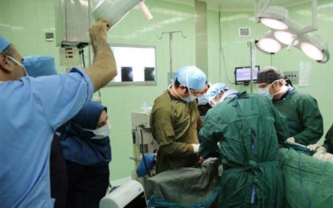 بیمار ضایعه نخاعی پس از جراحی به خدمات ۱۴ رشته پزشکی نیاز دارد 1 بیمار ضایعه نخاعی پس از جراحی به خدمات ۱۴ رشته پزشکی نیاز دارد