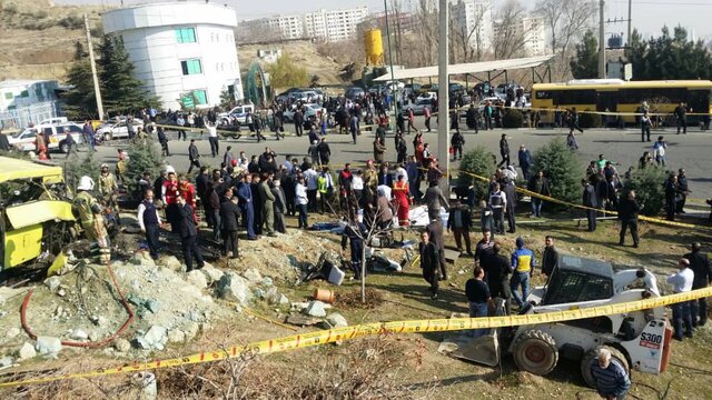 8 کشته و 28 زخمی در واژگونی اتوبوس حامل دانشجویان در دانشگاه علوم و تحقیقات/ اسامی مصدومین و فوتی ها + فیلم