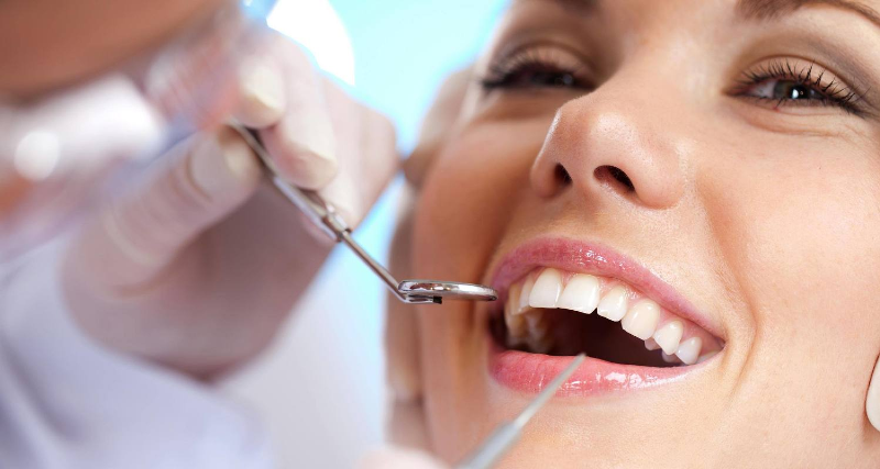 عادتهای اشتباهی که دندانهایتان را حساس می کند
