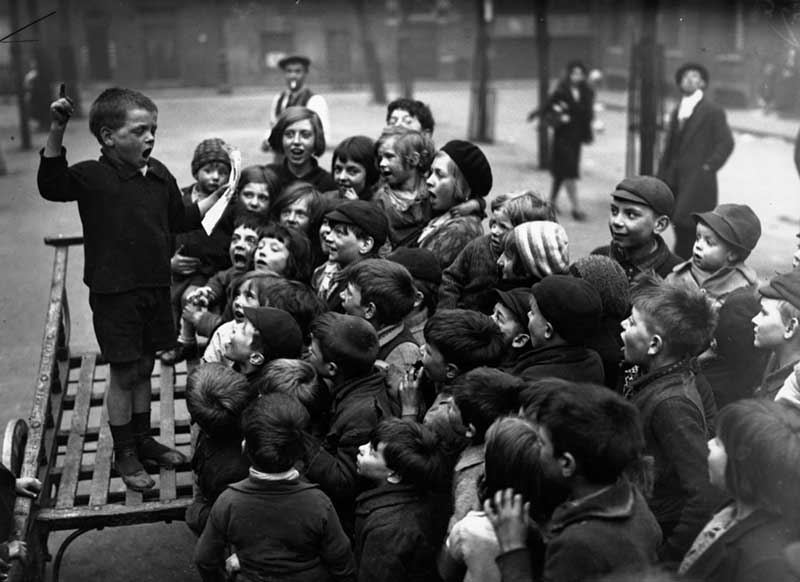 تصاویر سیاه و سفیدِ روزگار قدیم : از اولین آزمایش اتمی آمریکا تا دوران خردسالی هیتلر