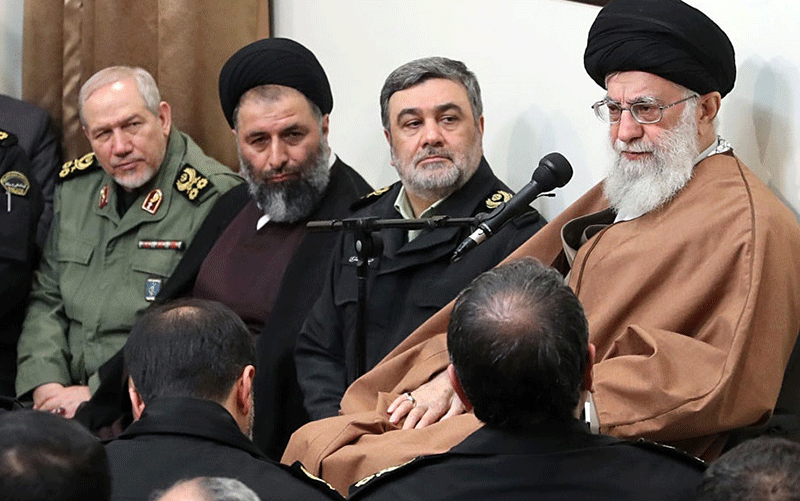 رهبر معظم انقلاب در دیدار فرماندهان ناجا: کاری کنید که نیروی انتظامی در چشم مردم مقتدر، عادل و هوشیار باشد