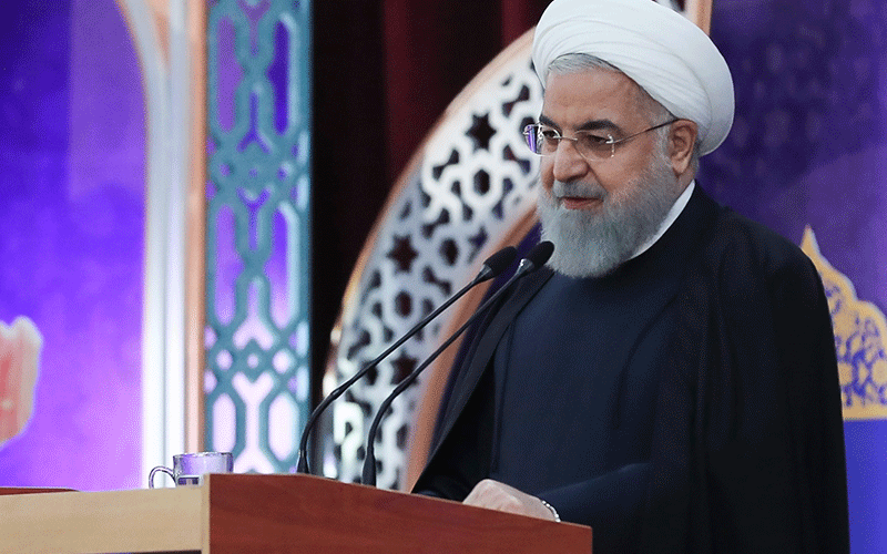 روحانی: پیش از انقلاب در کل دانشگاه تهران تنها یک دختر خانم با روسری بود، اما بسیاری از دختران دانشجو نماز میخواندند