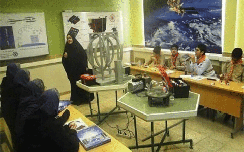 آزمایشگاه فضایی مدارس