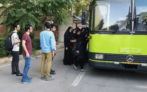 اتوبوس دانشجویان دانشگاه بوئینزهرا از مسیر منحرف شد 1 اتوبوس دانشجویان دانشگاه بوئینزهرا از مسیر منحرف شد