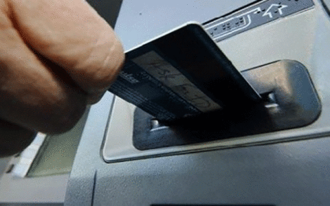 مسئولیت حقوقی سوء استفاده از کارت های بانکی بر عهده مالک کارت است 1 مسئولیت حقوقی سوء استفاده از کارت های بانکی بر عهده مالک کارت است