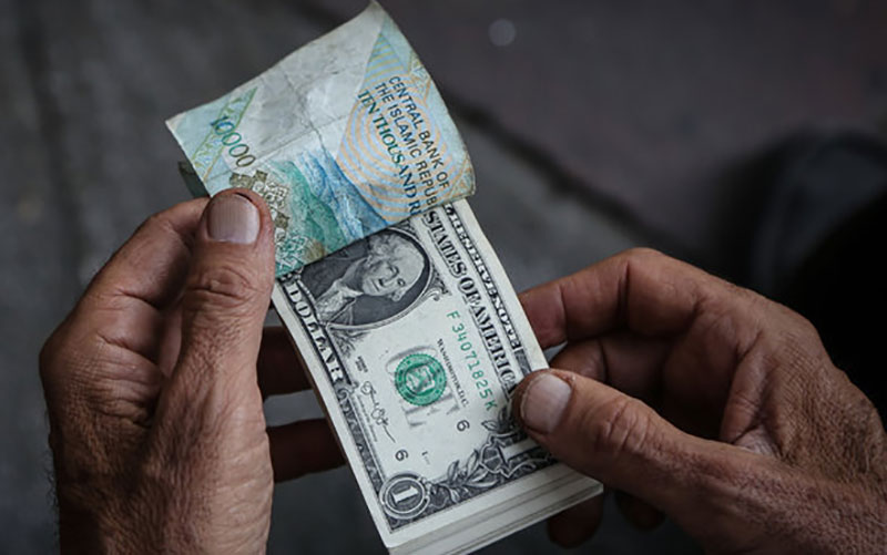 کرکره صرافیها در آرامش بازار بالا رفت صرافی