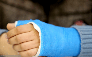 تنبیه بدنی دانش‌آموز همدانی
