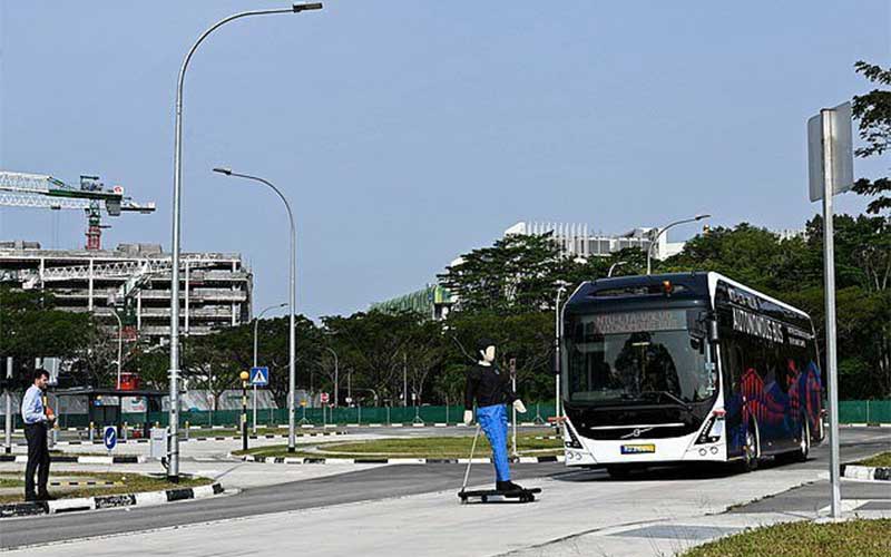 نخستین اتوبوس الکتریکی خودران دنیا آزمایش می شود