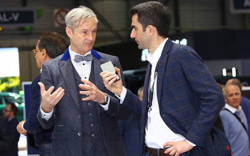 طراح بوگاتی از چالشهای طراحی La Voiture Noire میگوید