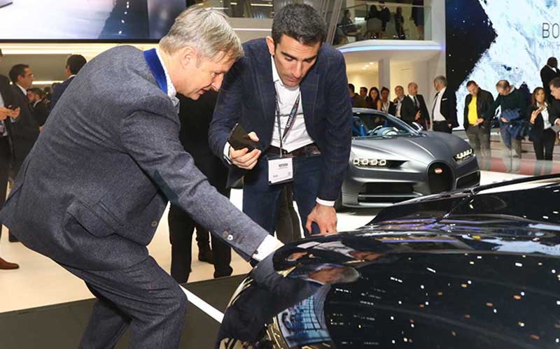 طراح بوگاتی از چالشهای طراحی La Voiture Noire میگوید