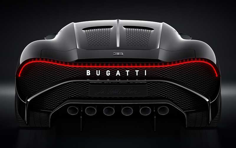 طراح بوگاتی از چالشهای طراحی La Voiture Noire میگوید