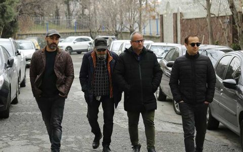 (تصاویر) حضور هنرمندان در منزل مرحوم خشایار الوند