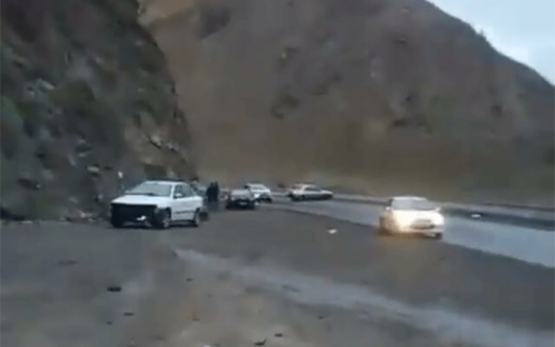 واکنش پلیس به ریختن گازوئیل در جاده هراز ریختن گازوئیل در جاده هراز