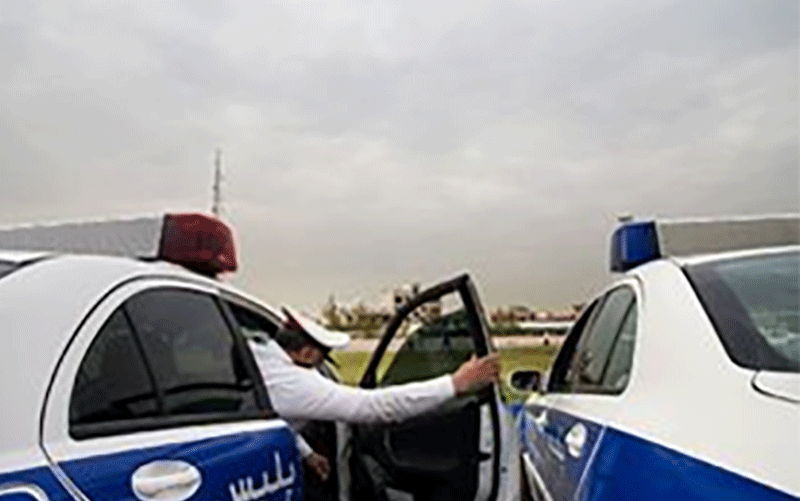 مامور راهور، جان راننده تویوتا را در بزرگراه همت نجات داد مامور پلیس راهنمایی و رانندگی