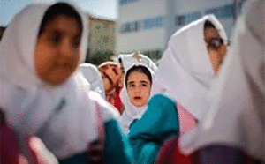 کاهش سن بلوغ دختران