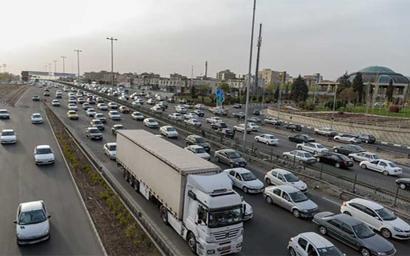 ترافیک سنگین در ورودی کلانشهرها
